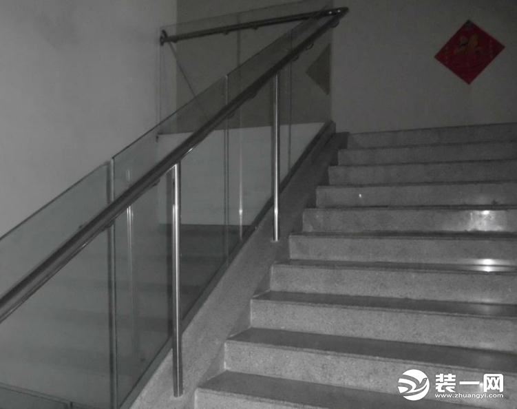 楼梯扶手效果图