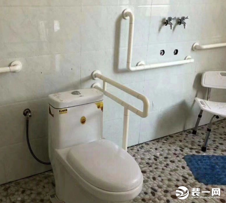 浴室扶手安装效果图