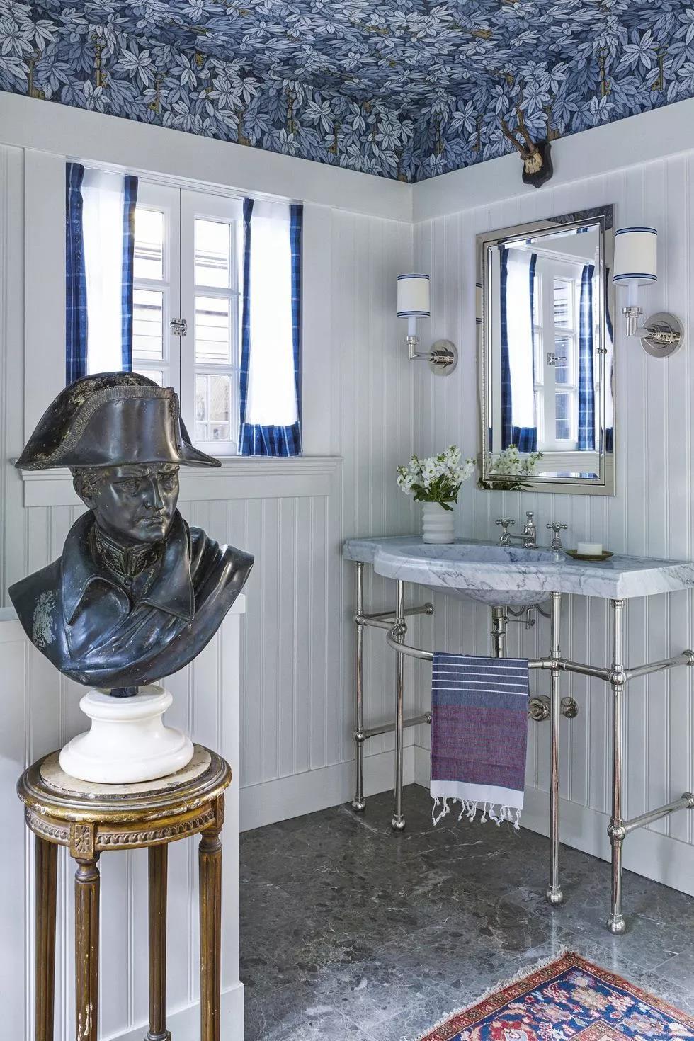 拿破仑古董雕塑浴室设计效果图