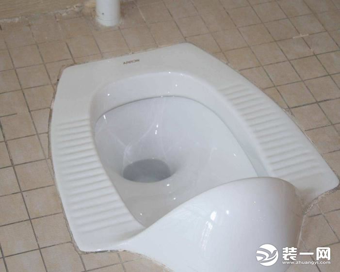 蹲便器安装效果图