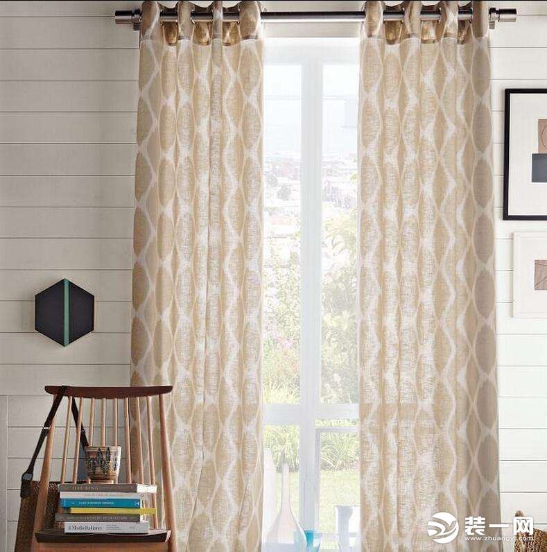 家装用的窗帘杆子多少钱一米 如何选购质量好的窗帘杆