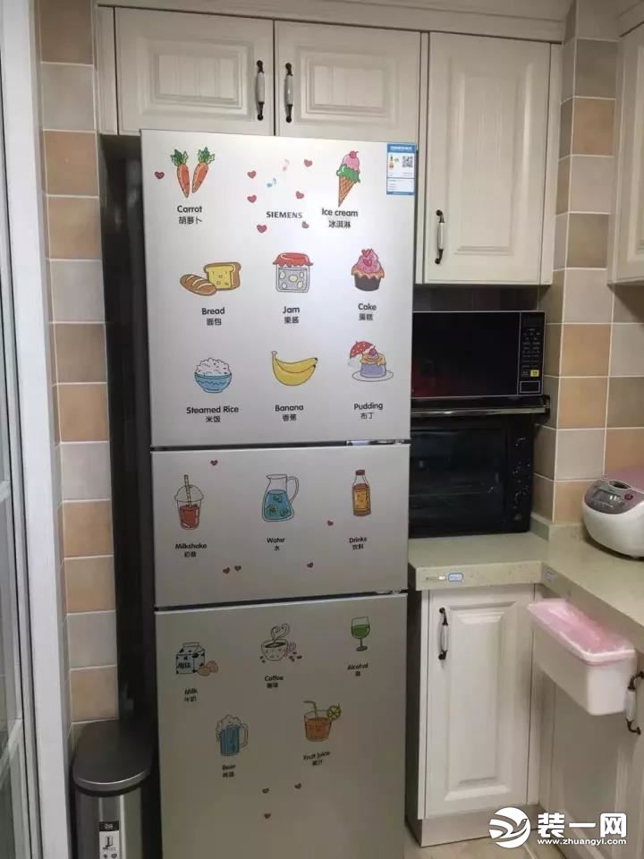 厨房摆放冰箱效果图