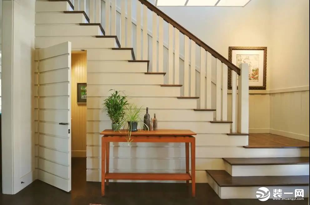 折叠型小户型楼梯设计效果图