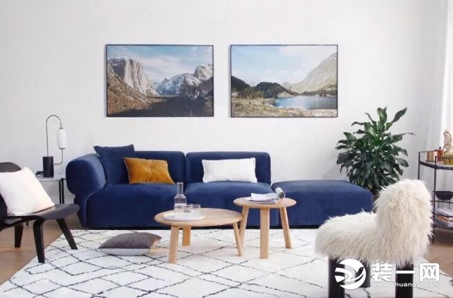 蓝色客厅沙发设计效果图