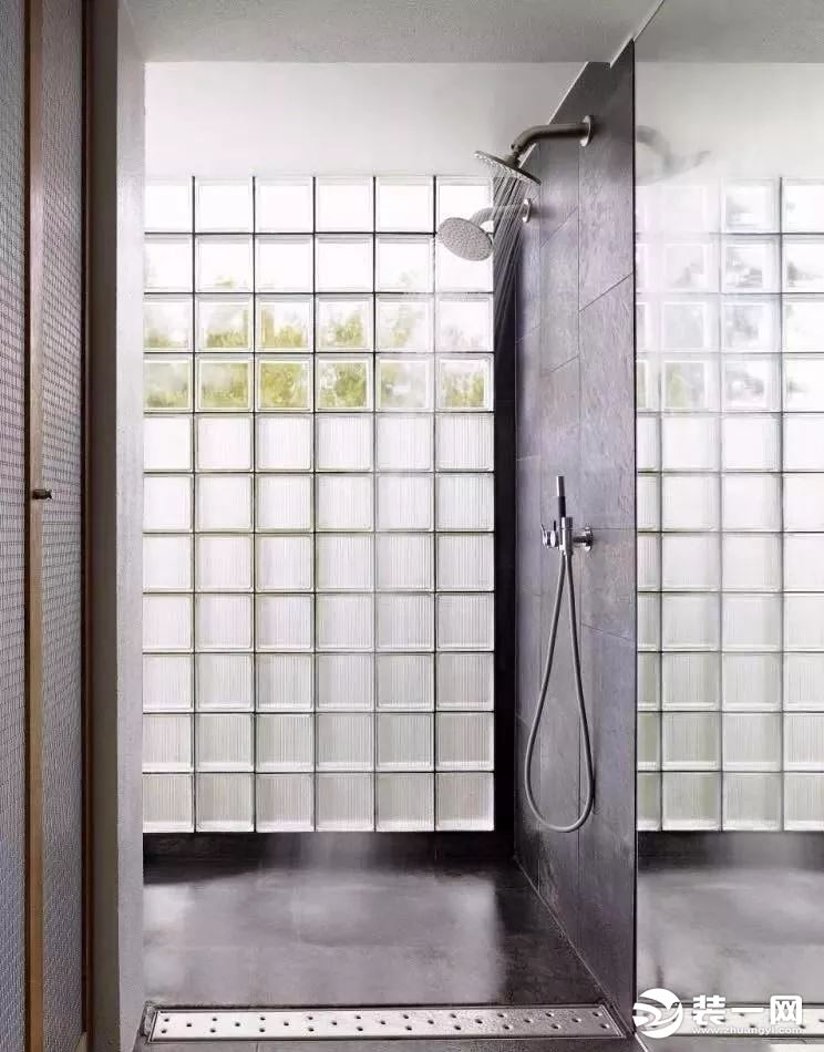 卫生间玻璃砖设计效果图