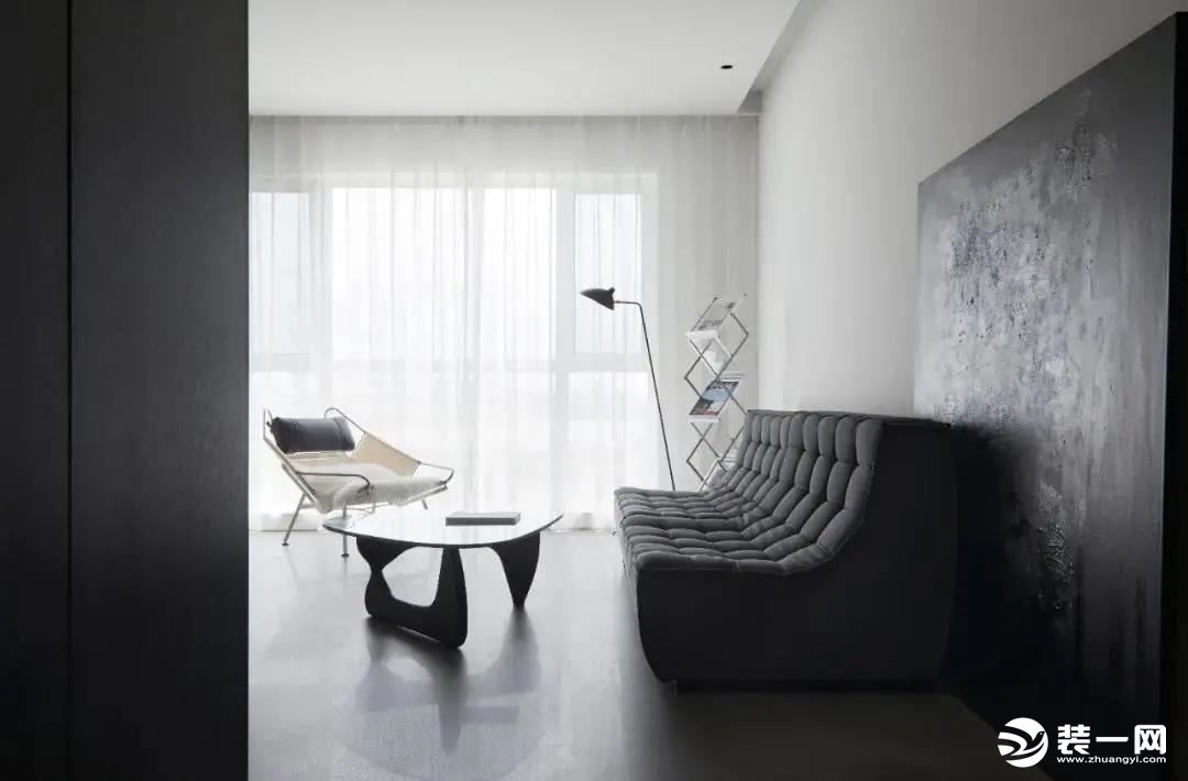 重庆港宏装饰黑白色系设计案例，150平未来感空间设计