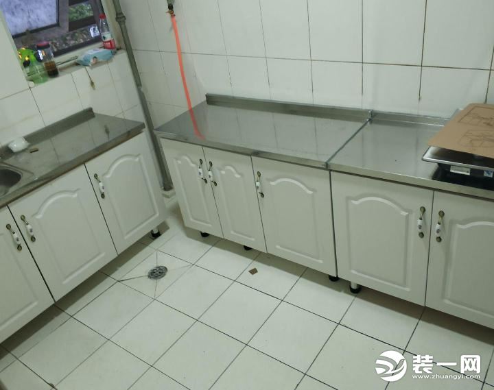 厨房橱柜不锈钢台面效果图