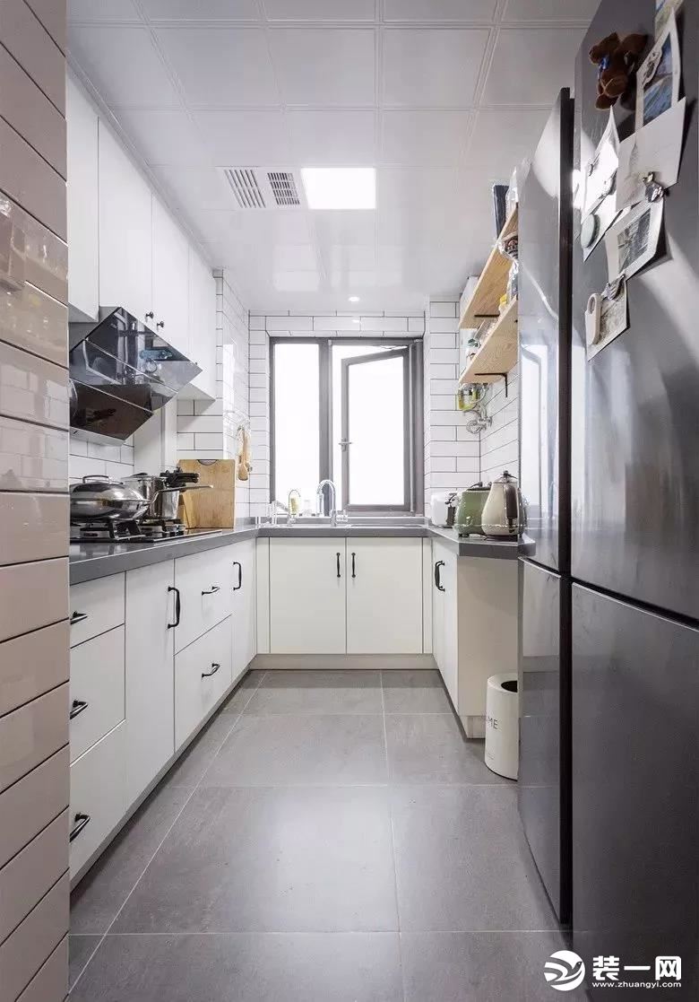 狹長型廚房裝修設計效果 狹長型廚房小面積廚房裝修設計