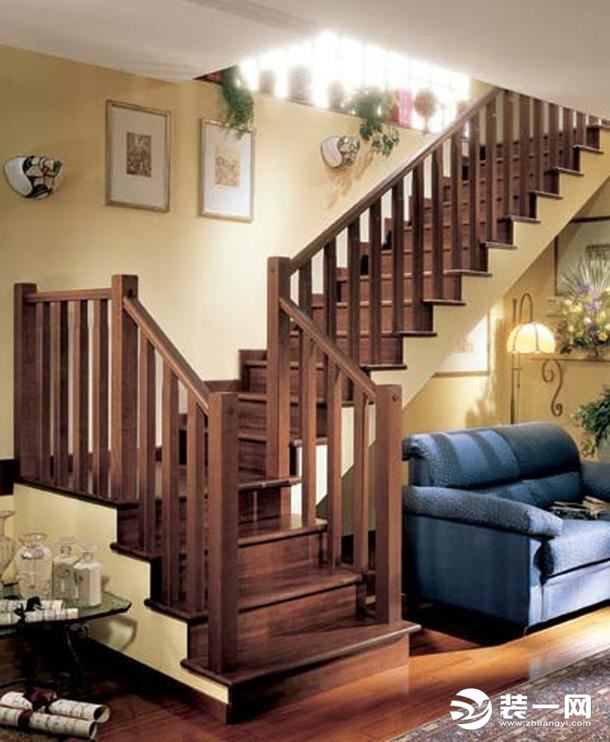 木质楼梯示意图
