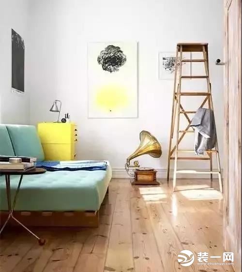 地板与沙发的搭配怎么做？与墙纸、窗帘又该如何搭配？