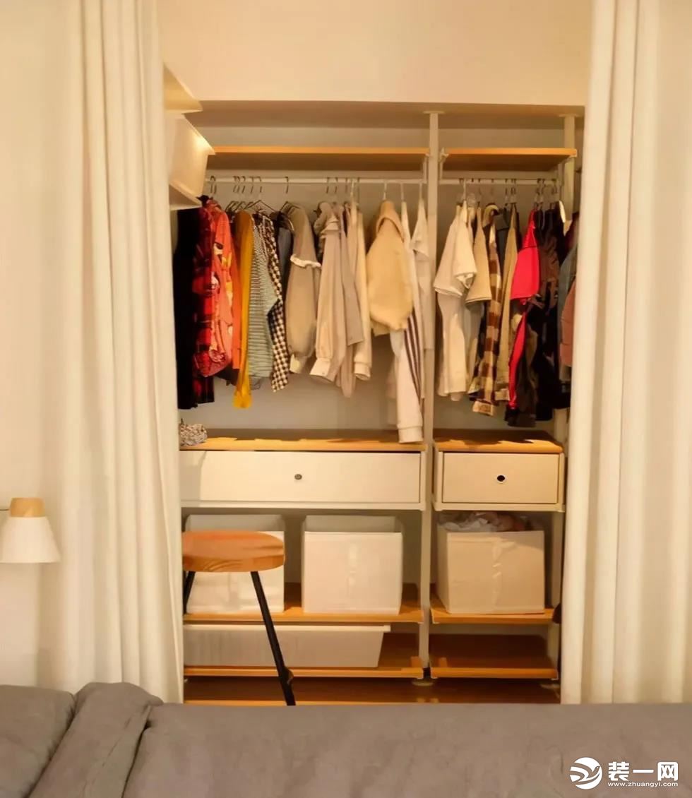 装修卧室壁橱衣柜图