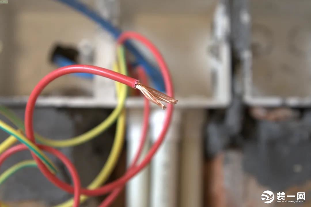 电线为什么必须穿管 天花板不能开槽怎么办图