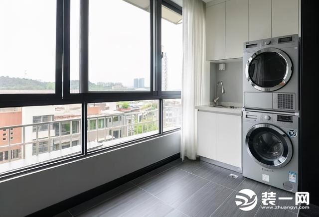 洗衣机放阳台的优缺点分析 阳台放洗衣机注意事项图