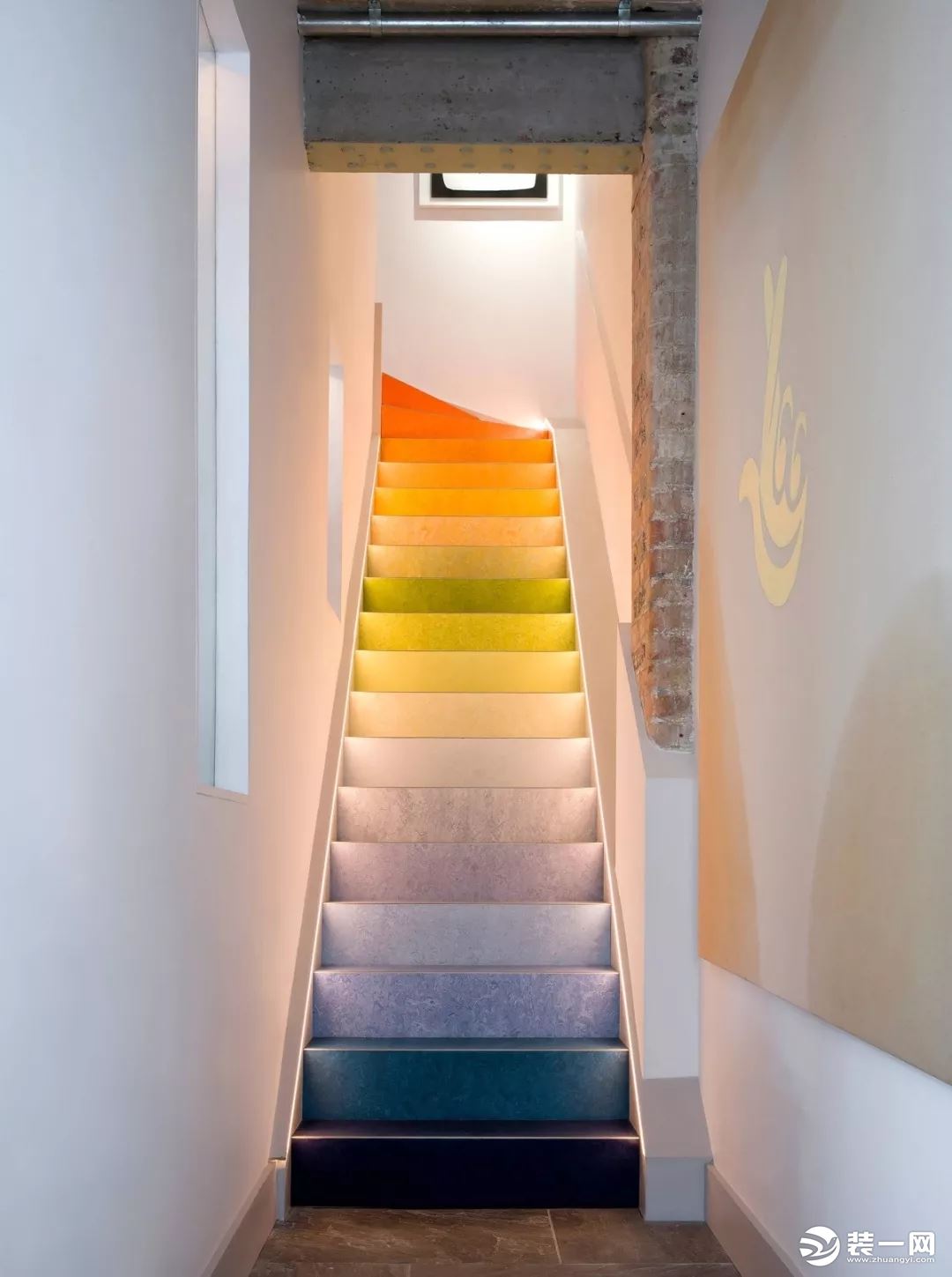 彩色楼梯设计效果图