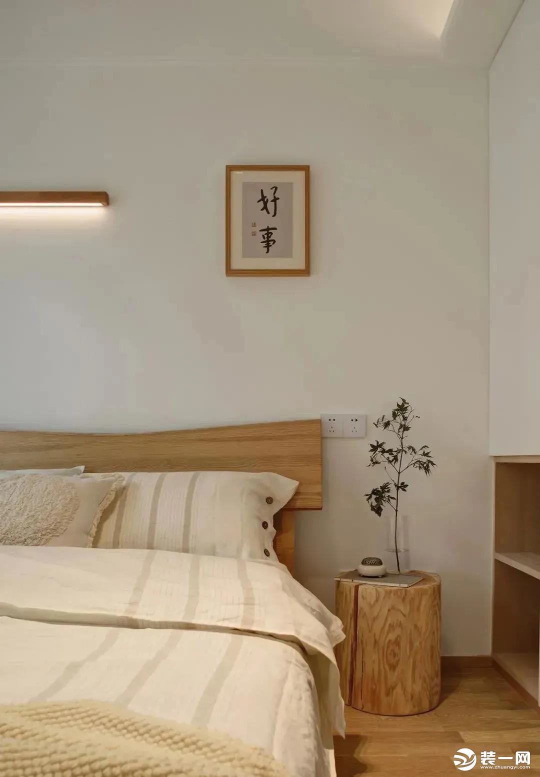 89平原木日系风格装修案例之床头柜