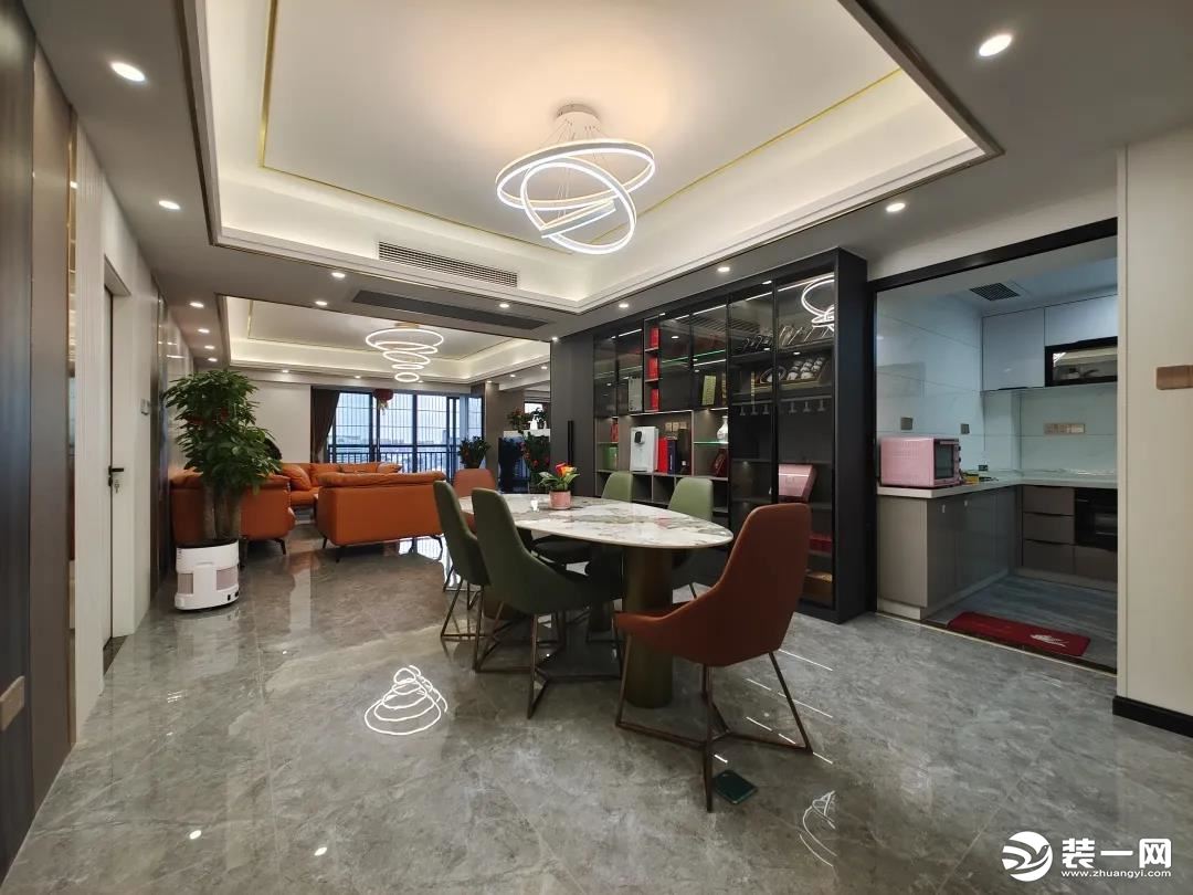 广州聚轩装饰180平旧房改造案例 现代轻奢四居室实景图