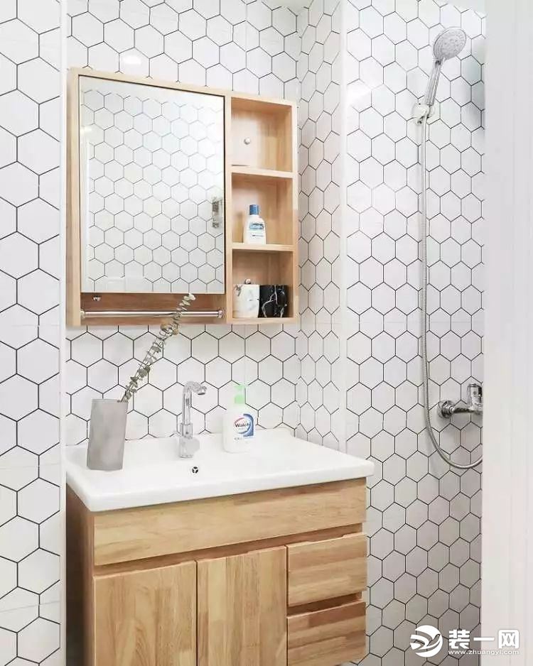 小户型卫生间装镜柜设计效果图
