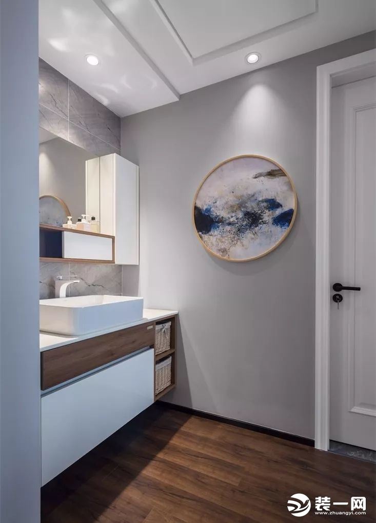 小户型卫生间装镜柜设计效果图