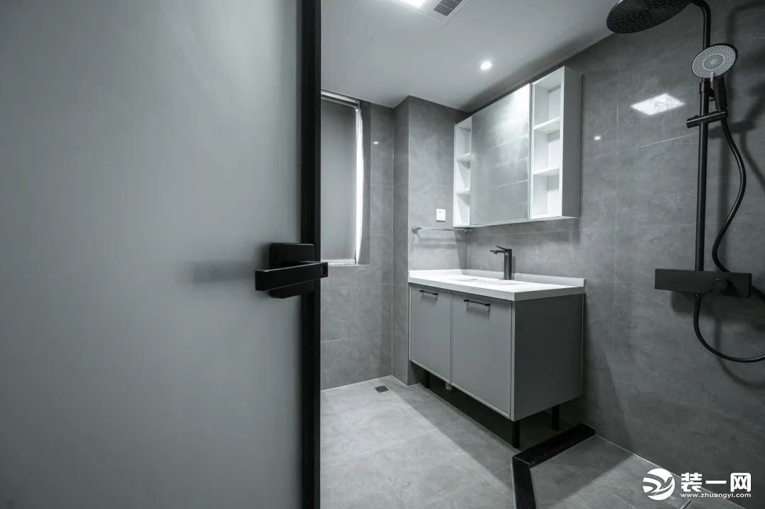 浴室现代简约装修效果图