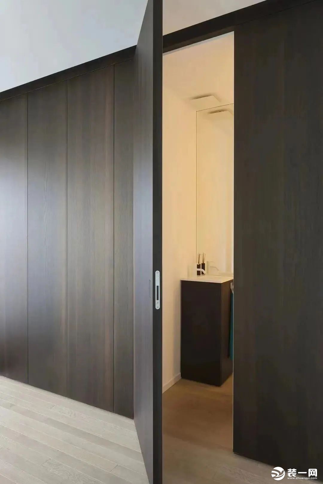室内空间“隐形门”的几种设计方法-齐生设计职业学校
