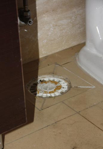 卫浴间排水地漏的处理